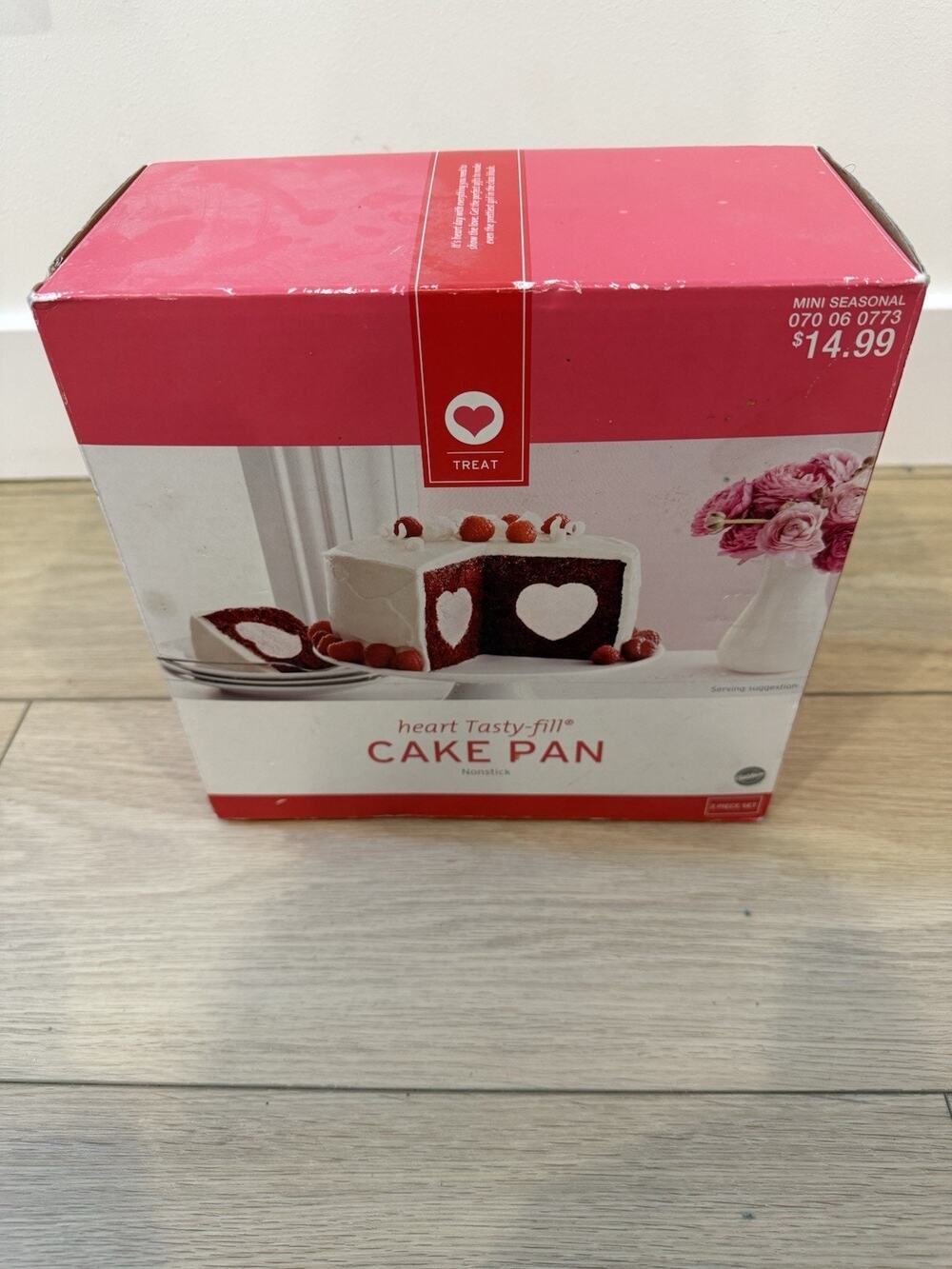 Valentine's Day Wilton Nonstick Heart Tasty Fill Cake Pan Set